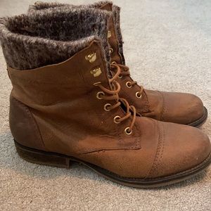 Steve Madden Lace up leather boots